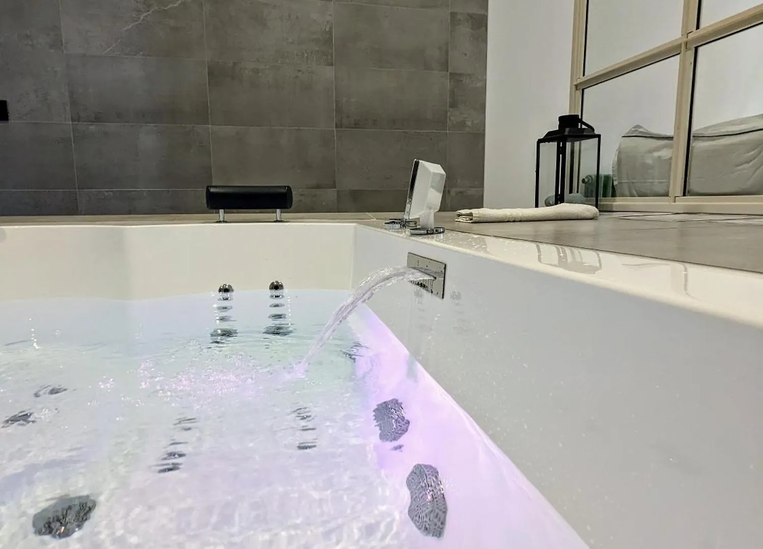 My'Deting - Jacuzzi Apartment Roanne